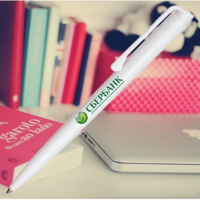 Белая шариковая ручка с логотипом