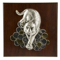 Плакетка большая «Тигр на монетах»