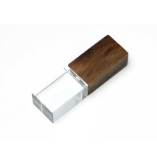USB-флешка на 32 Гб прямоугольной формы, под гравировку 3D логотипа, материал стекло, с деревянным колпачком красного цвета, белый