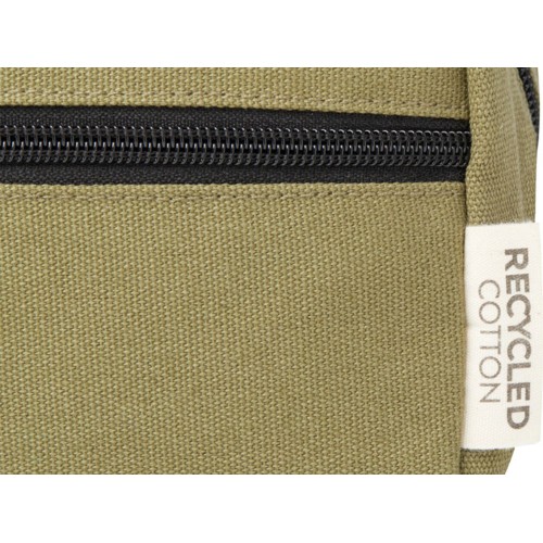 Купить Косметичка Joey из холста, переработанного по стандарту GRS, объемом 3,5 л, оливковый с нанесением логотипа