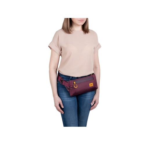 Купить RIVACASE 5311 burgundy red поясная сумка для мобильных устройств /12 с нанесением логотипа