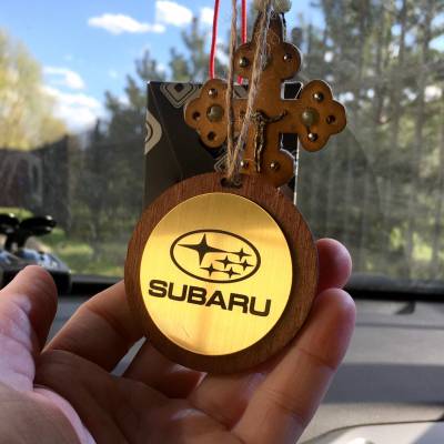 Подвеска в авто с гравировкой