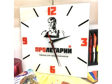 Часы стеклянные