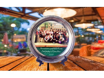 Металлическая тарелка