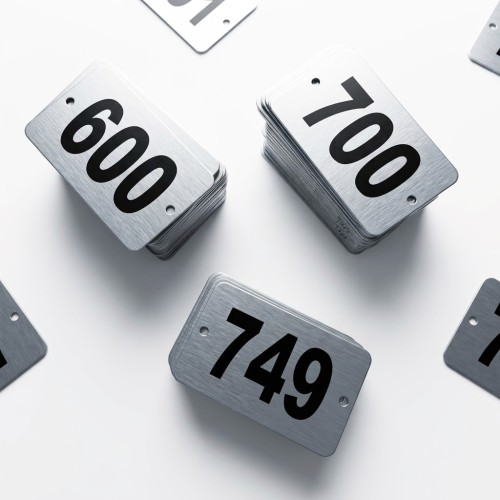 Алюминиевые таблички с порядковым номером