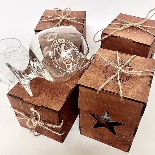 Бокал для бренди с брендированием в подарочном ящике — идеальный подарок для ценителей!